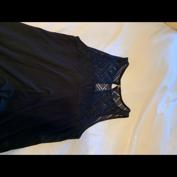 3 Dot black tank - Picture 4 of 4